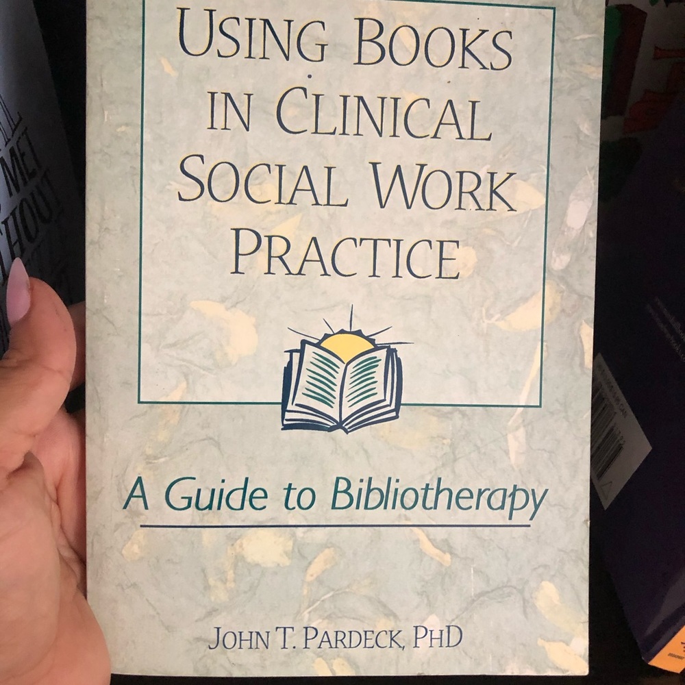 Textbook; using books in clinical social work